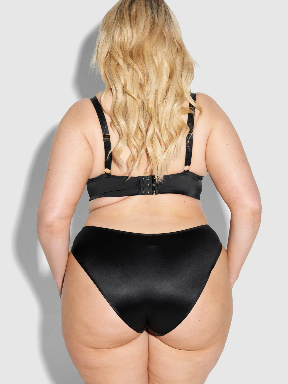 Lexi Push Up Plunge T-Shirt Bra - Image 2