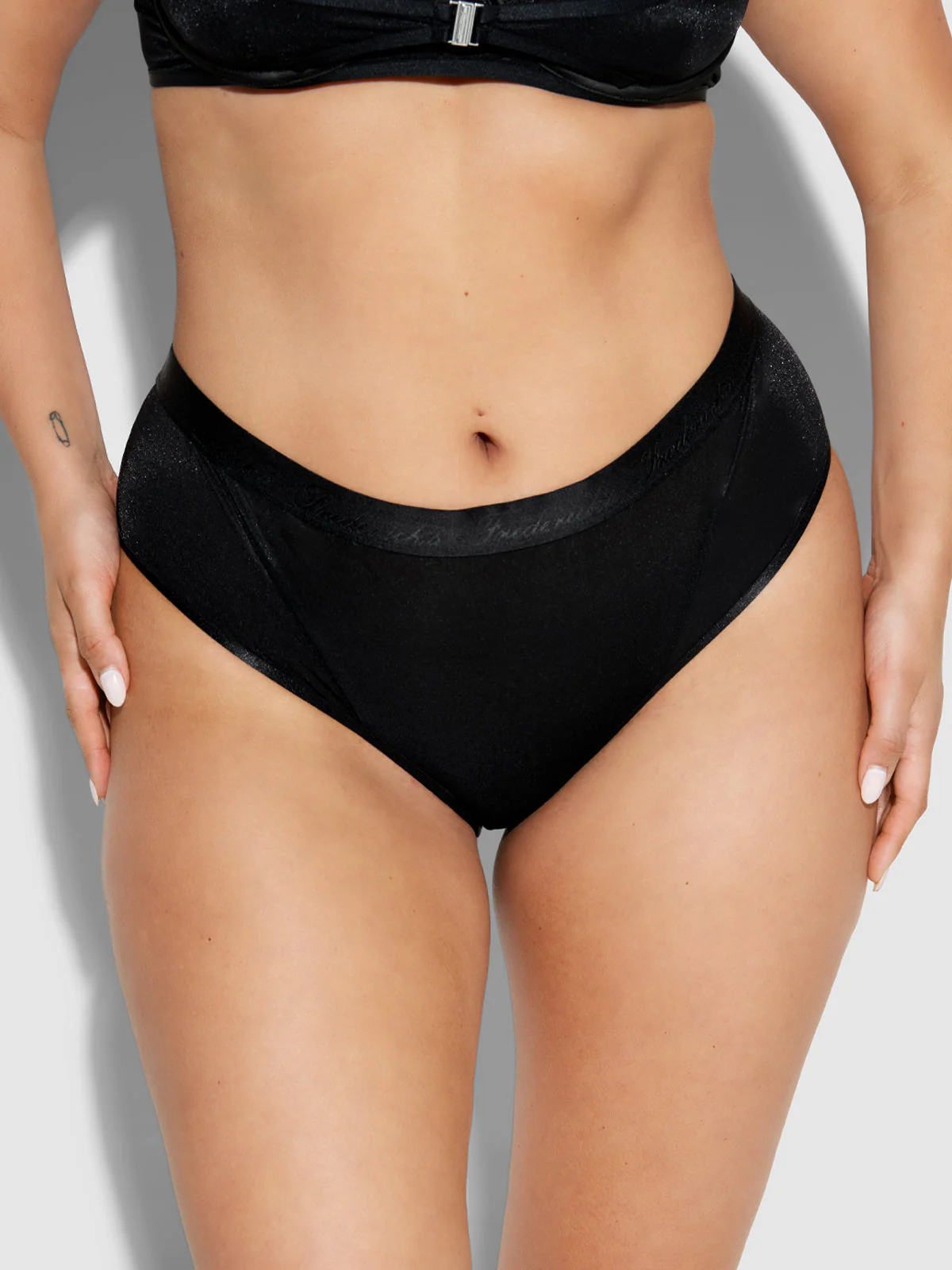 Pia Mesh Hipster - Image 7